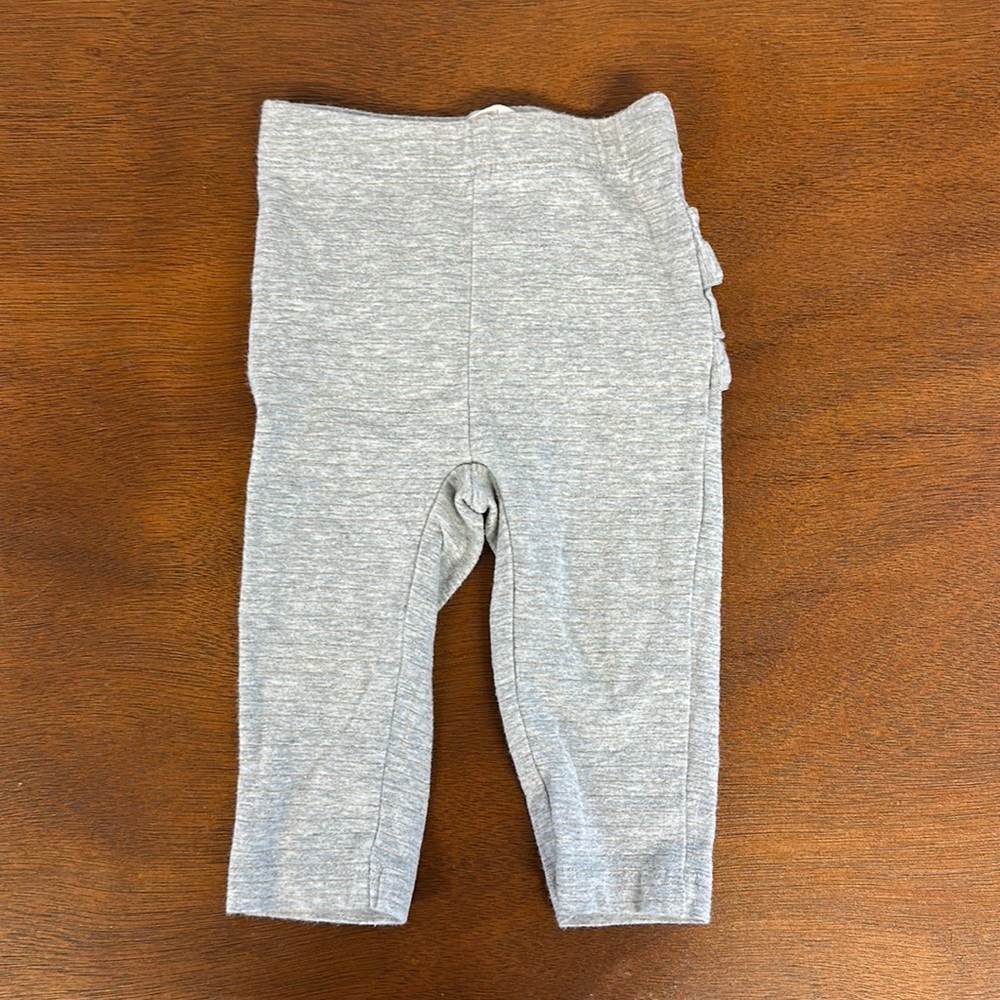 Baby Boden gray with sparkle stripes ruffle butt leggings 3-6 months